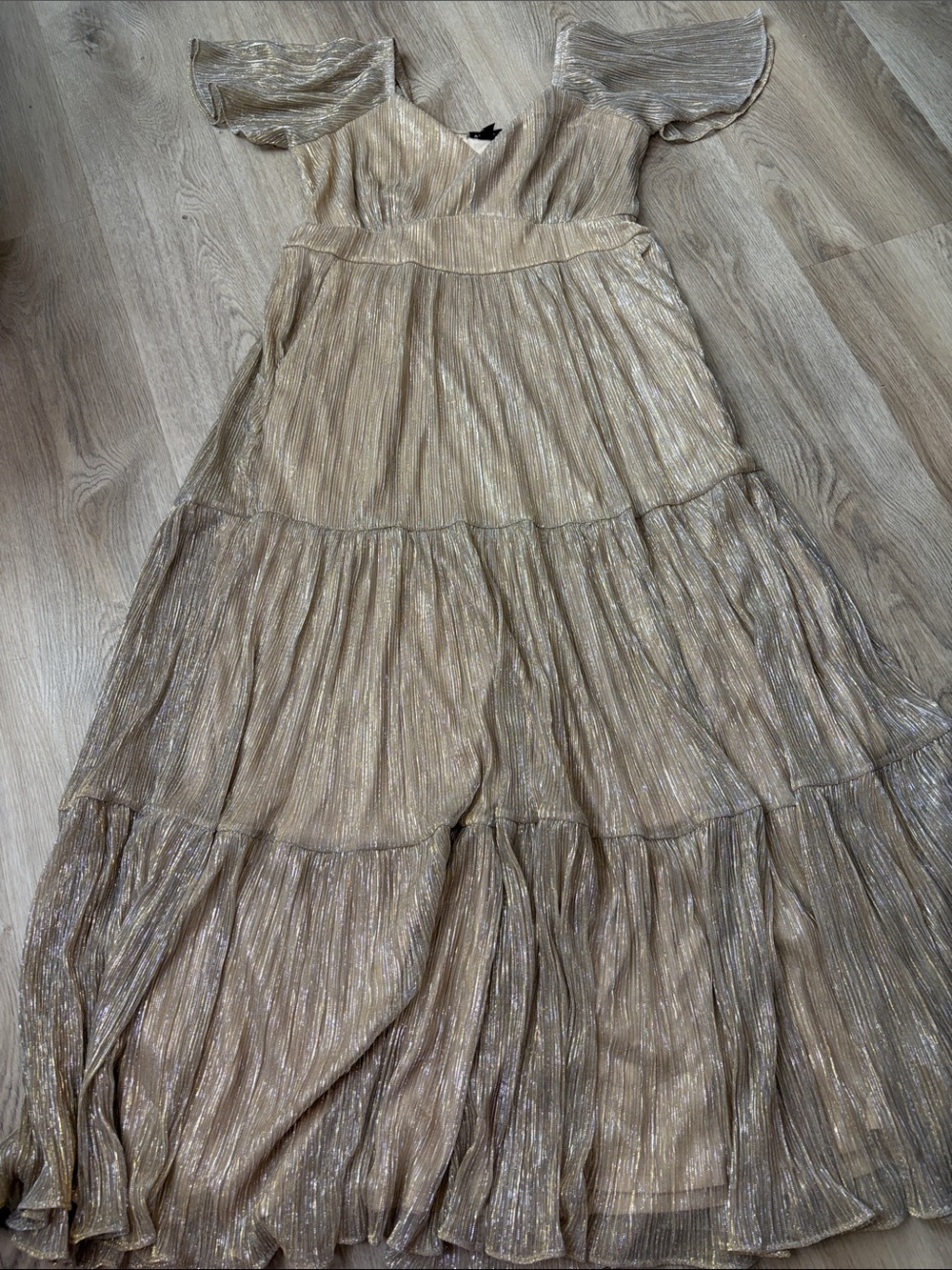 Torrid Glitter Flutter Sleeve Tiered Maxi Dress Gold 0 L 12 party holiday - Picture 4 of 8